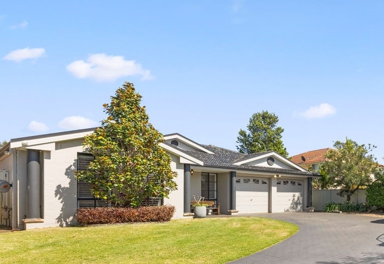 13 Lomandra Ct, Voyager Point, NSW 2172