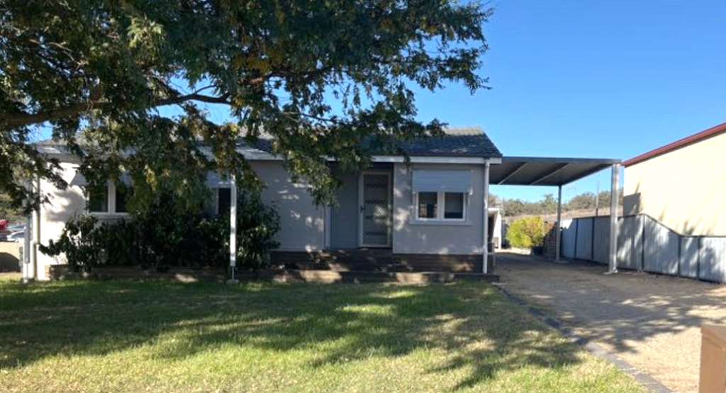 24 Barton St, Scone, NSW 2337