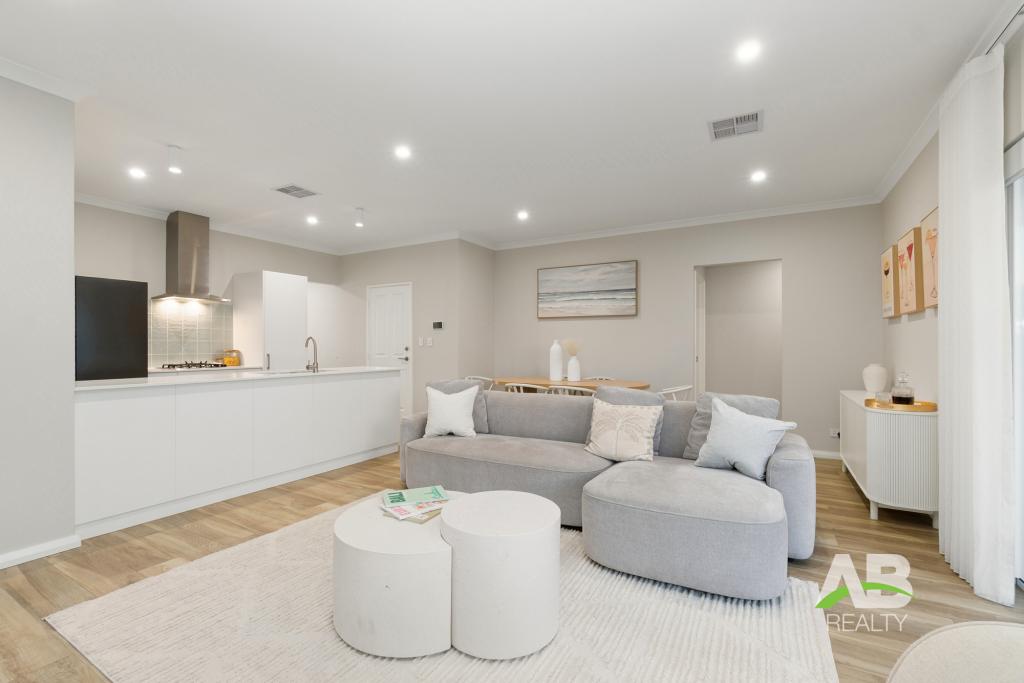 8 Fringelily Way, Sinagra, WA 6065