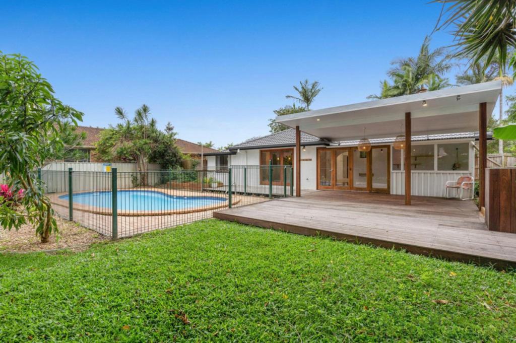 39 BALEMO DR, OCEAN SHORES, NSW 2483