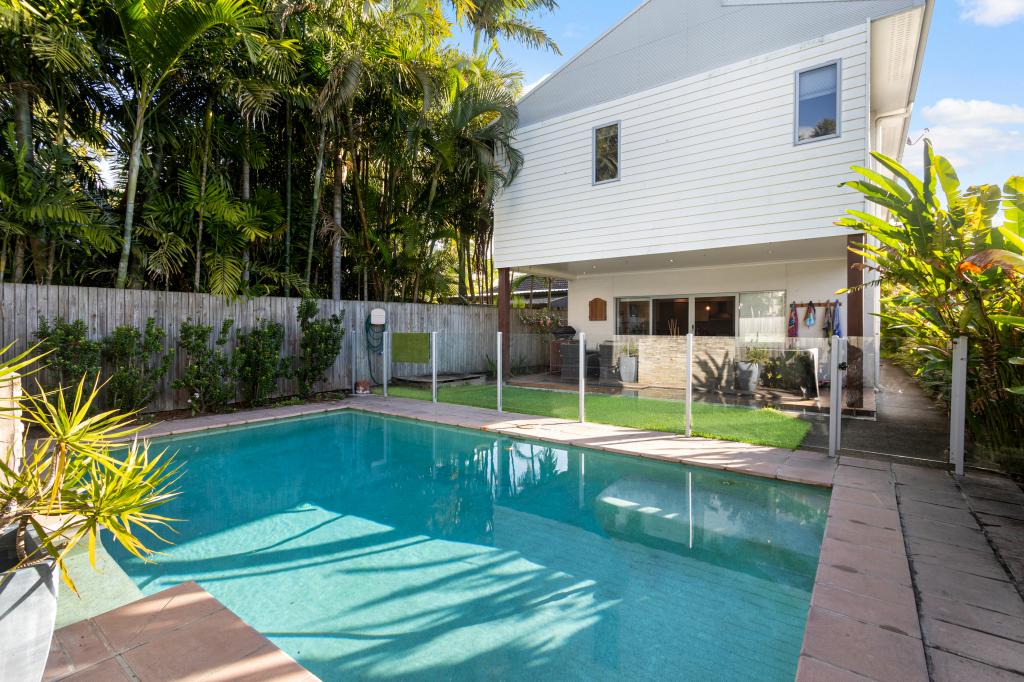 8a Donald St, Woody Point, QLD 4019