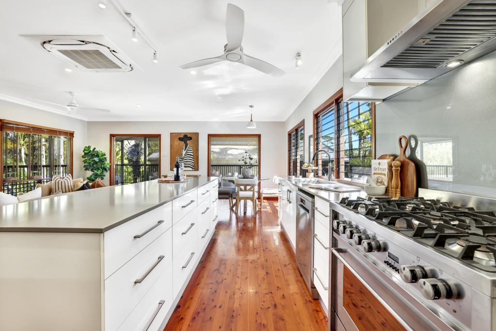 4 Donnelly Cl, Brinsmead, QLD 4870