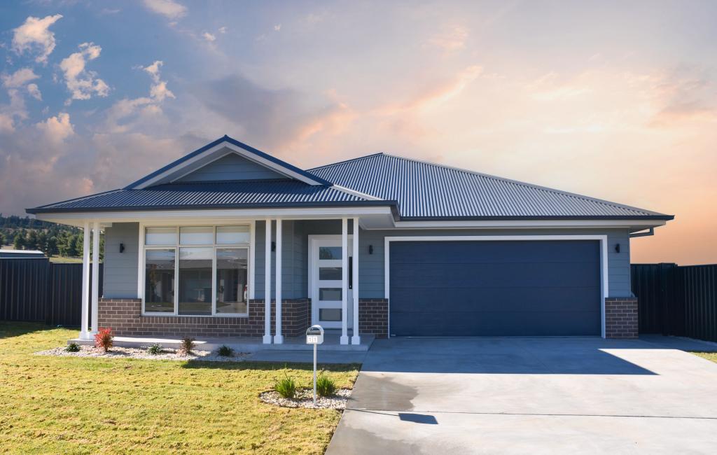 11 Acacia Cct, Parkes, NSW 2870