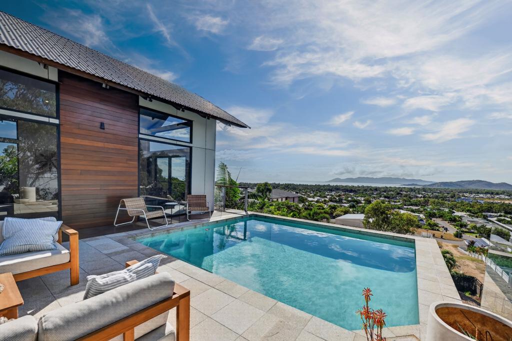 3 Bray Ct, Bushland Beach, QLD 4818
