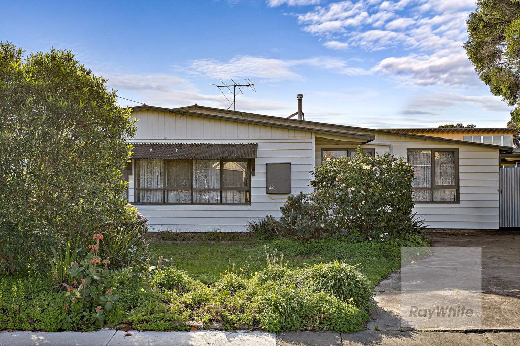 32 Bradshaw St, Kingsbury, VIC 3083