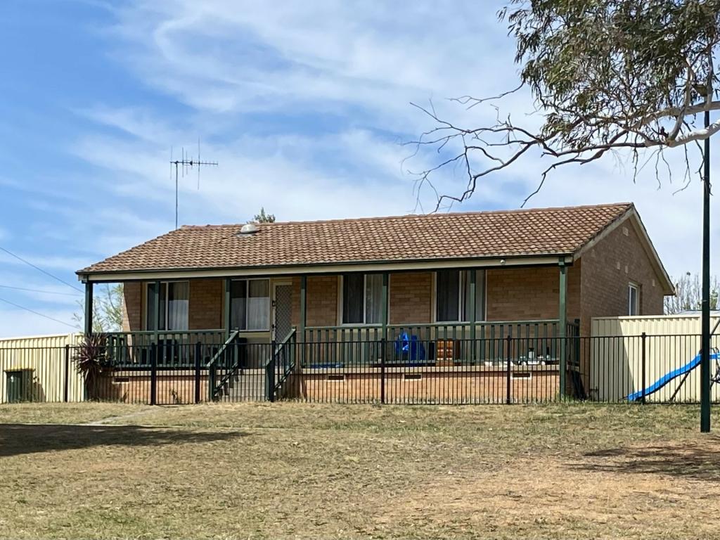 7 Aroo St, South Bathurst, NSW 2795