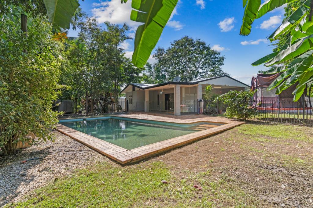 12 Banksia Cl, Holloways Beach, QLD 4878