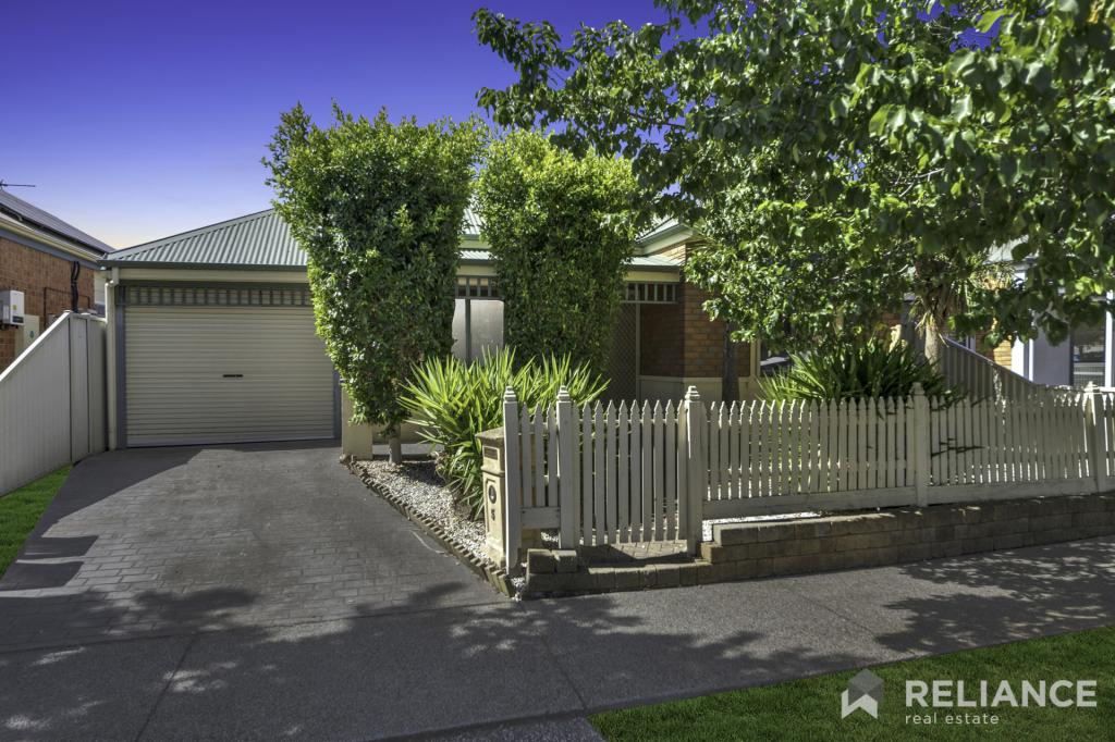 5 Salina Walk, Caroline Springs, VIC 3023