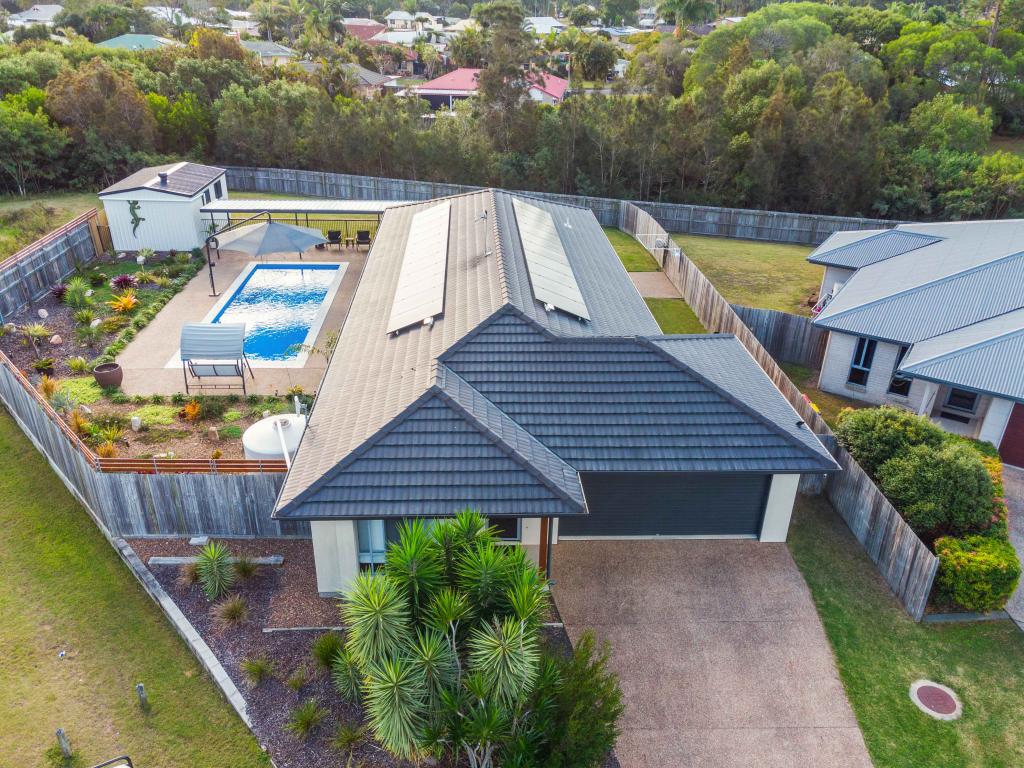 5 Bayside Cl, Point Vernon, QLD 4655