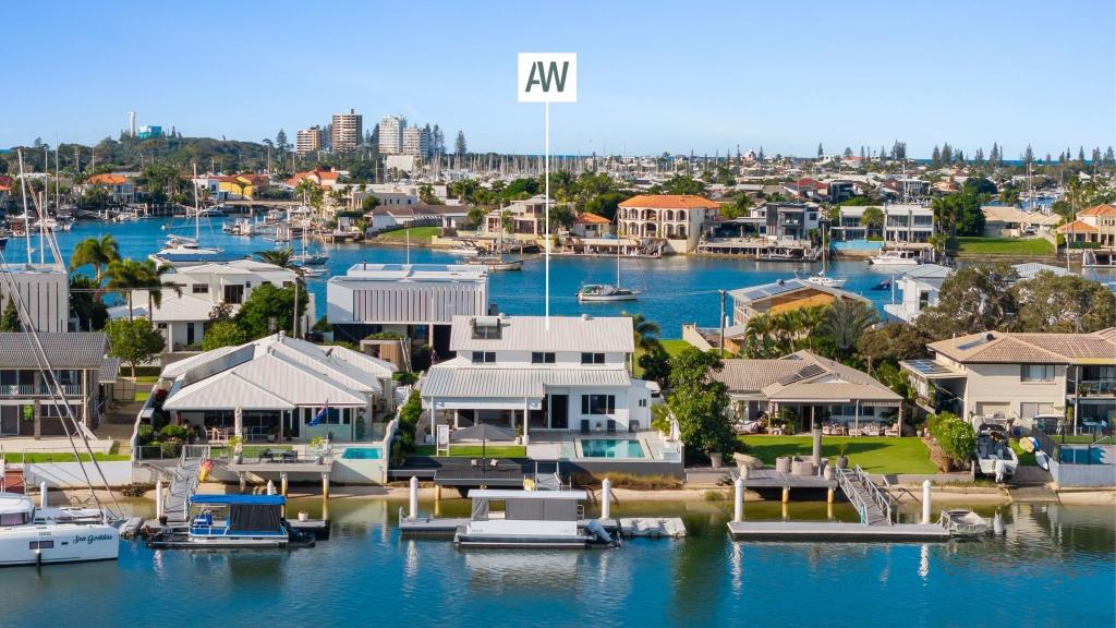 9 CARWOOLA CRES, MOOLOOLABA, QLD 4557