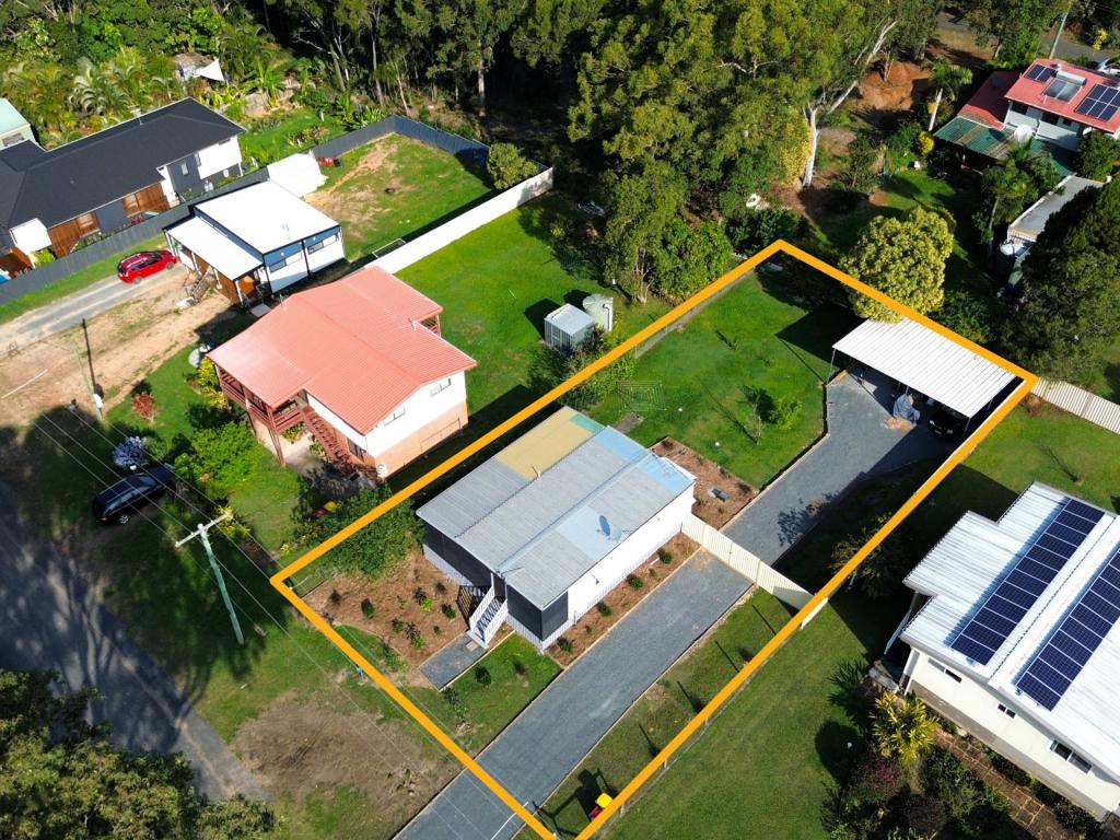 8 Glen St, Macleay Island, QLD 4184