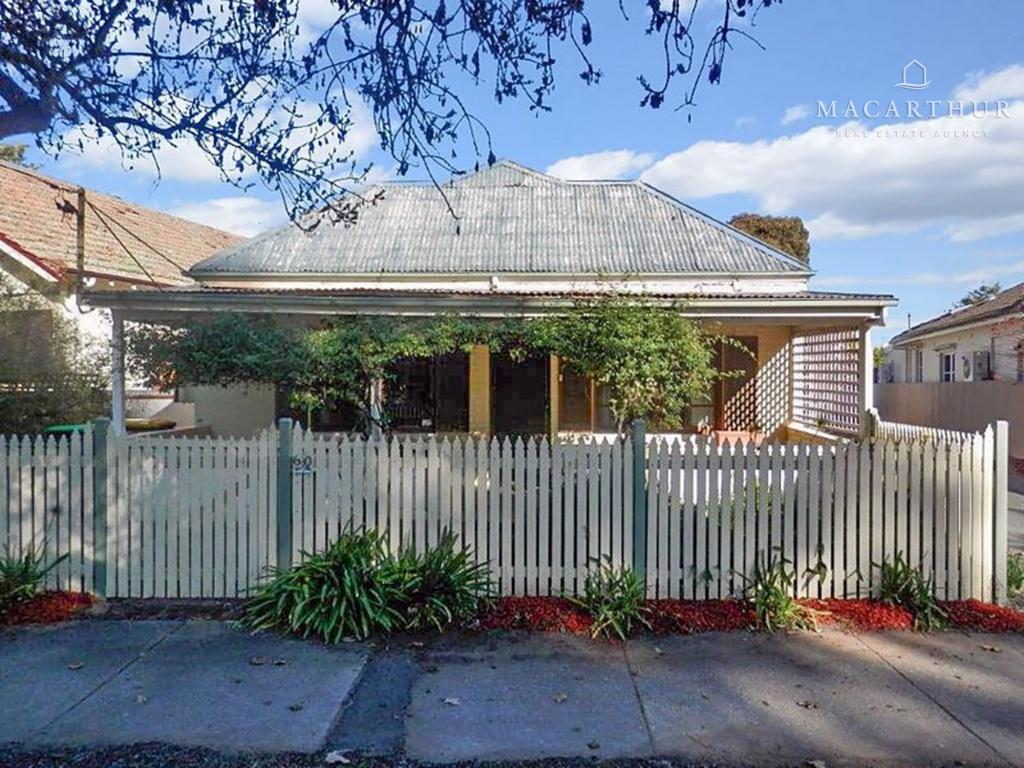 60 The Esplanade, Wagga Wagga, NSW 2650