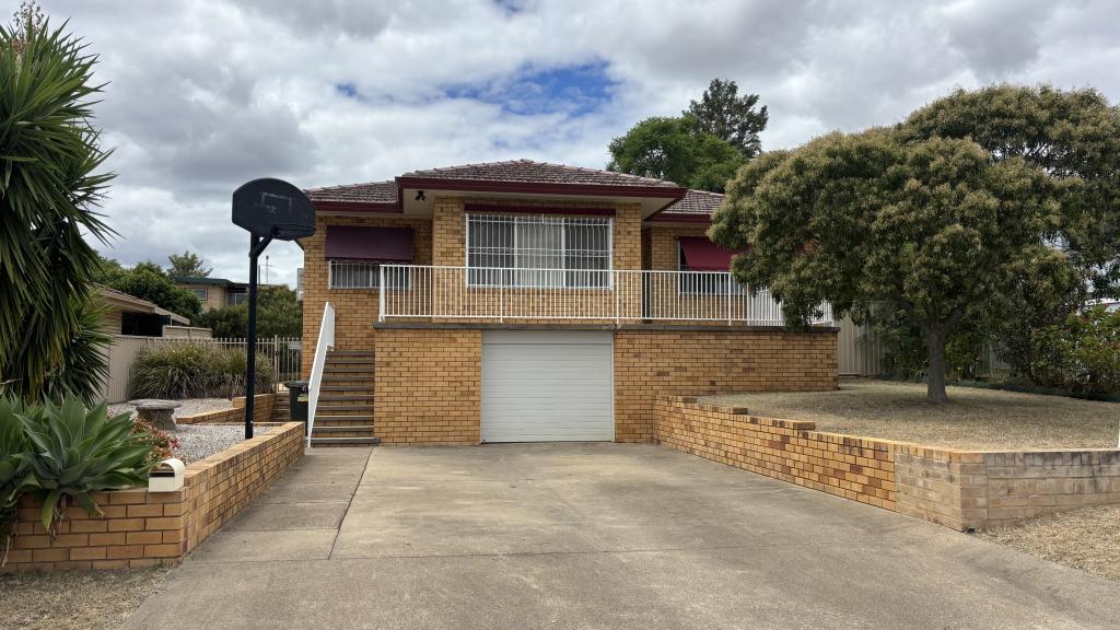 3 MINNAMURRA CRES, HILLVUE, NSW 2340