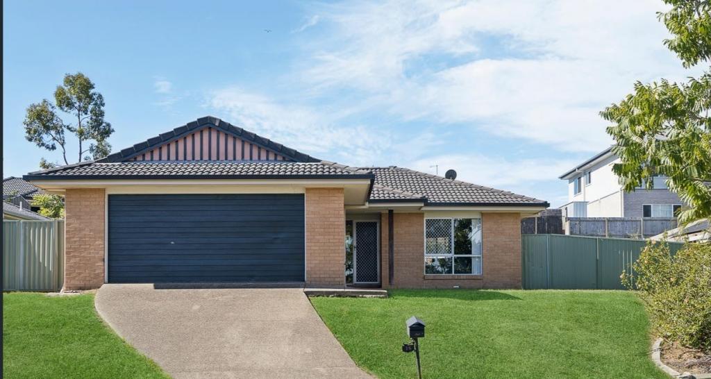 16 Hil End Ave, Hillcrest, QLD 4118