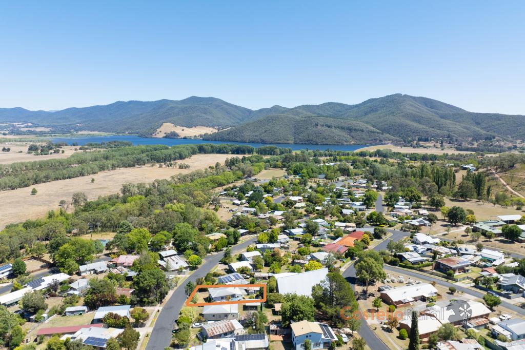 17 Bradney St, Khancoban, NSW 2642