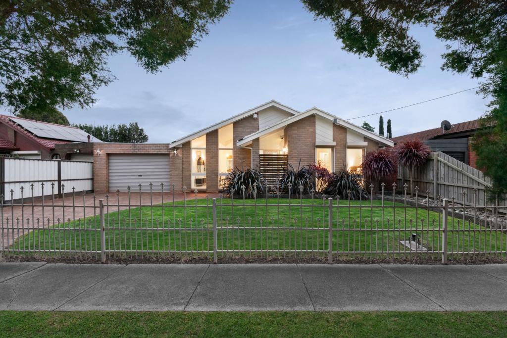 7 Merrill Dr, Epping, VIC 3076