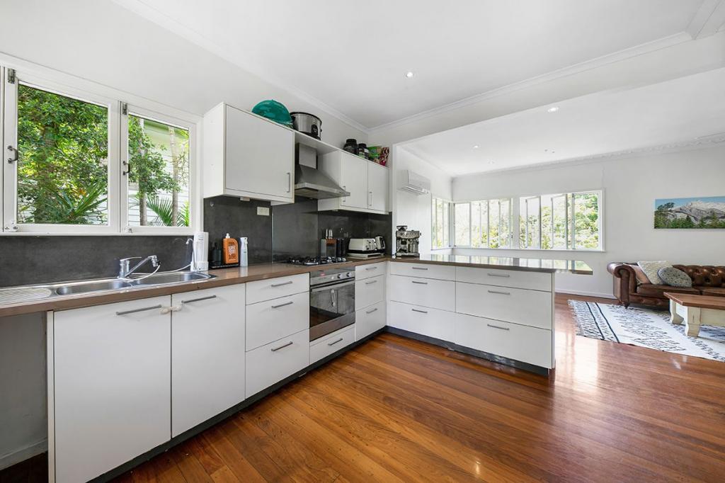 43 Noreen St, Chapel Hill, QLD 4069