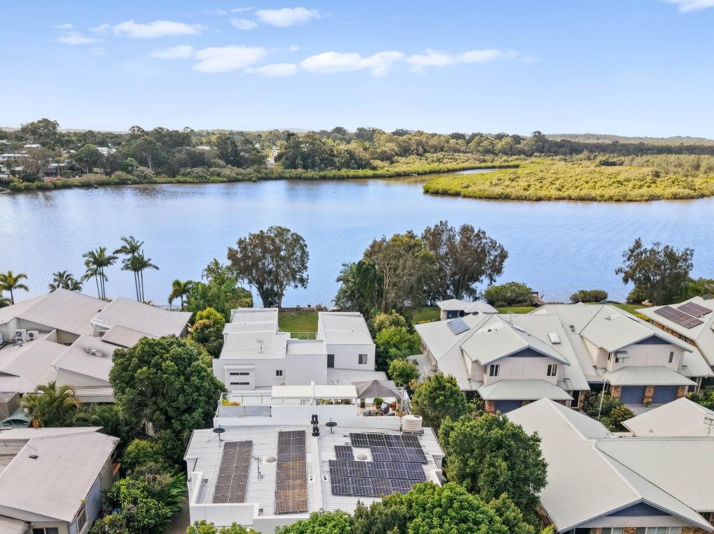 2/12 BLAKESLEY ST, TEWANTIN, QLD 4565