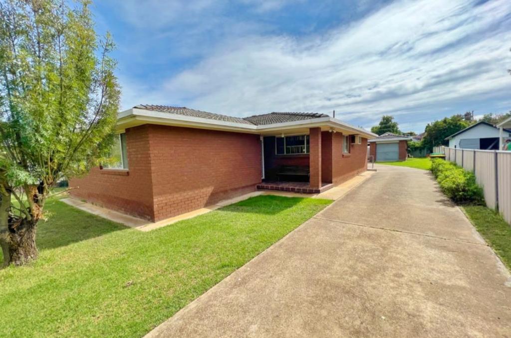 59 William St, Young, NSW 2594