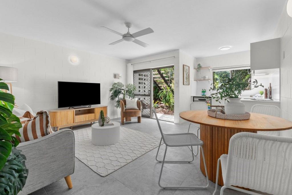 2/178 Martyn St, Manunda, QLD 4870