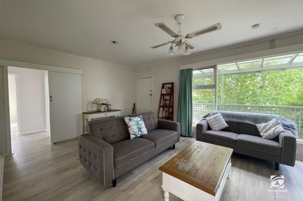 7 COATES RD, LAKES ENTRANCE, VIC 3909