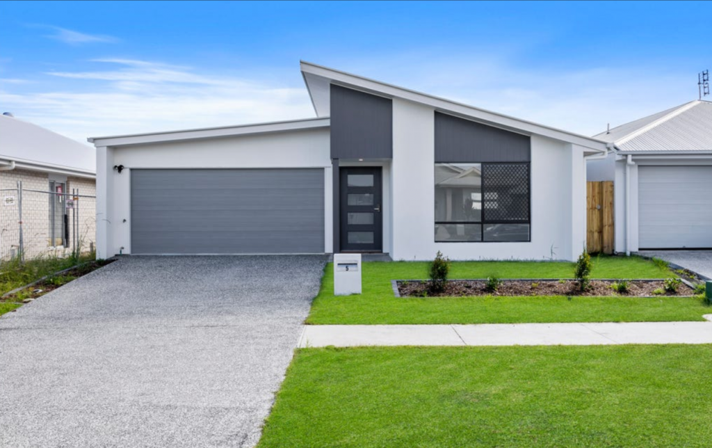 5 BAROSSA ST, BANYA, QLD 4551