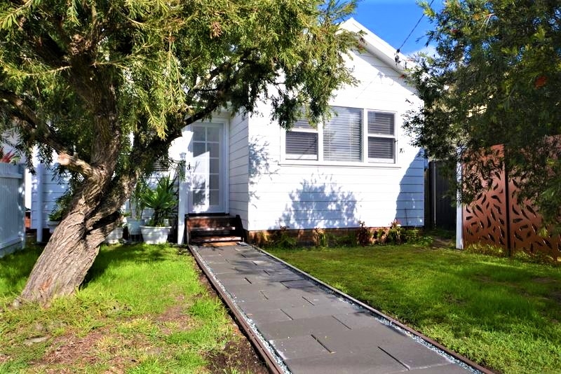 7B BORONIA AVE, WOY WOY, NSW 2256