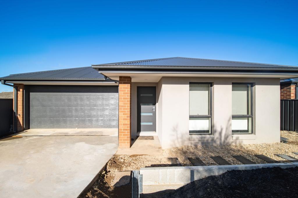 11 Ucres Way, Golden Square, VIC 3555