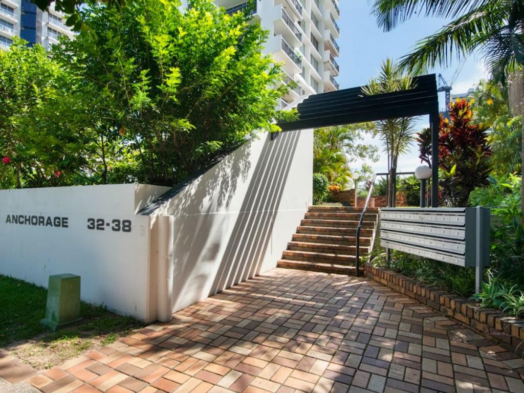 111/32 Riverview Pde, Surfers Paradise, QLD 4217