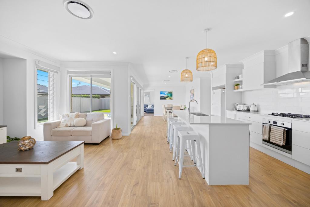 6 Seahorse Rise, Lake Cathie, NSW 2445