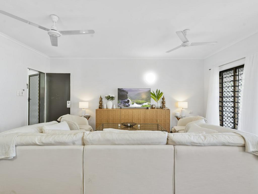 6/17 RUTHERFORD ST, YORKEYS KNOB, QLD 4878
