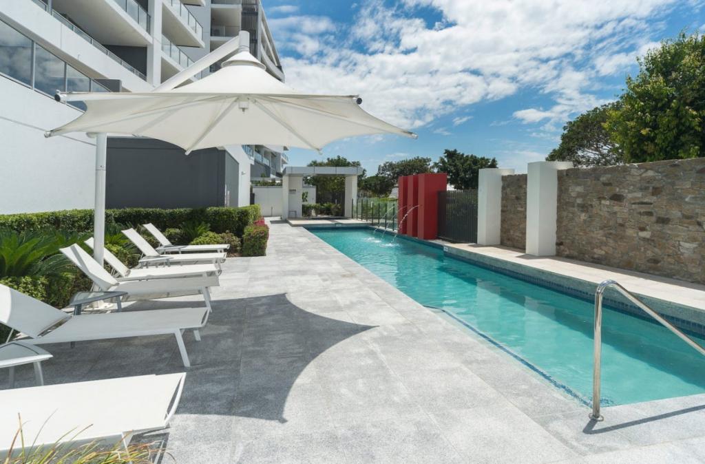 407/11 COMPASS DR, BIGGERA WATERS, QLD 4216