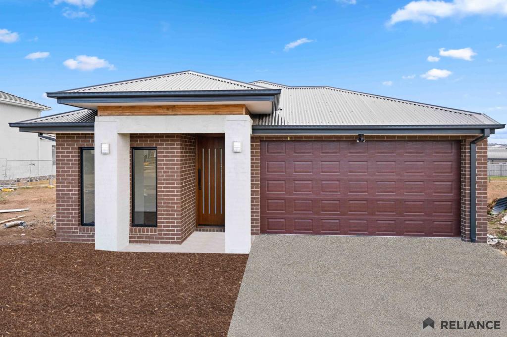 12 BOOTH RD, MADDINGLEY, VIC 3340