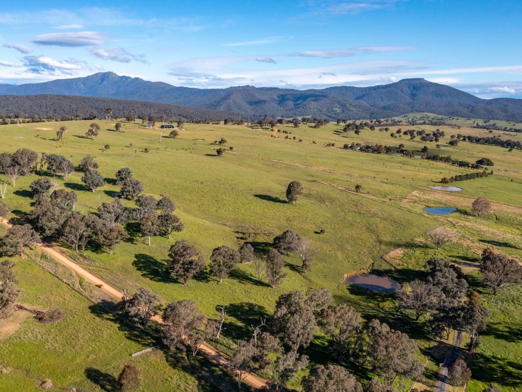 582 Buttercup Rd, Merrijig, VIC 3723