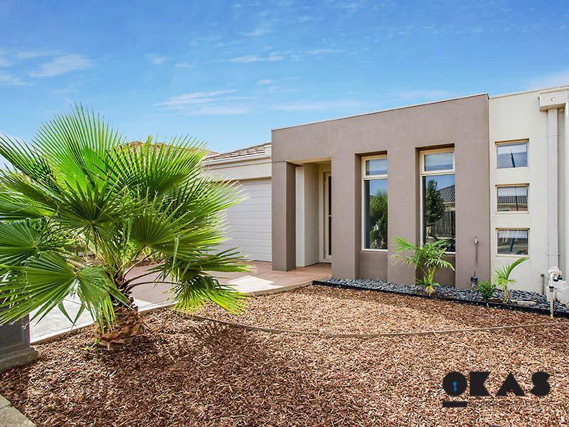 1/15 Lady Penrhyn Dr, Wyndham Vale, VIC 3024