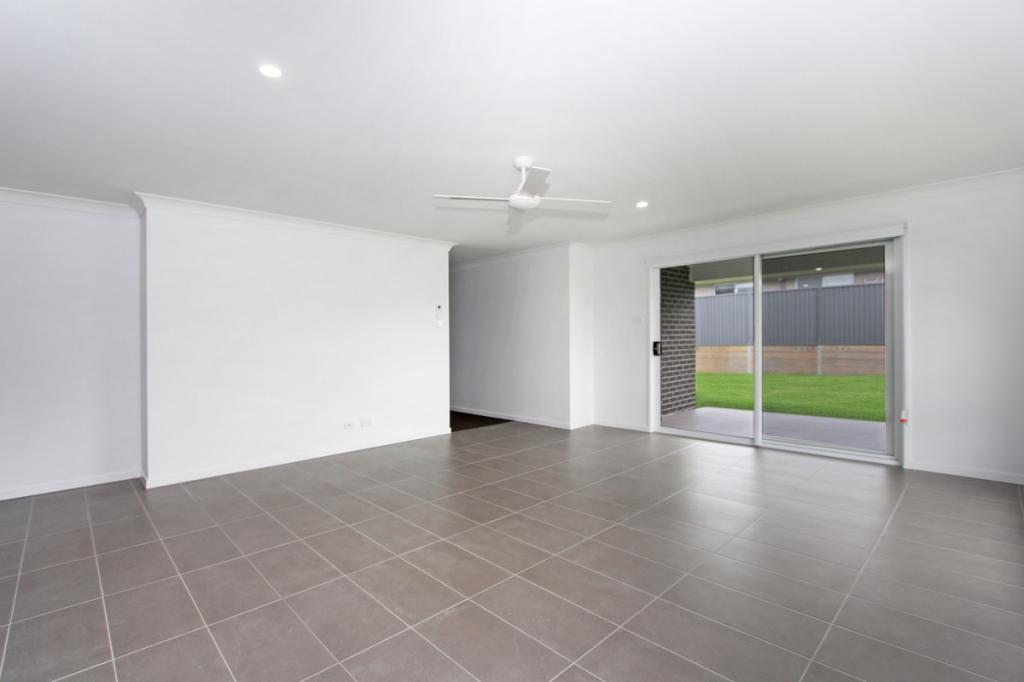 7 Pepperberry Pde, Thrumster, NSW 2444