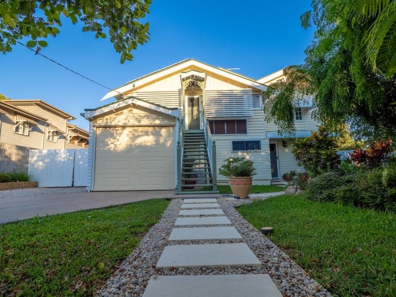 9 Henry St, West End, QLD 4810