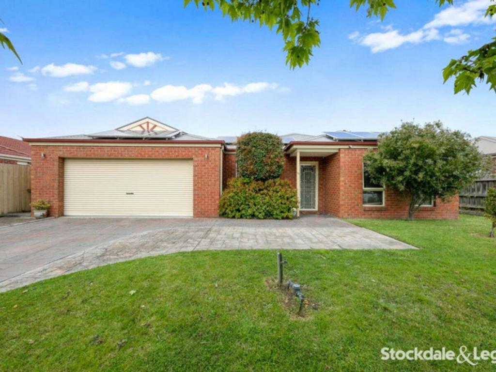 64 Sandalwood Dr, Pakenham, VIC 3810