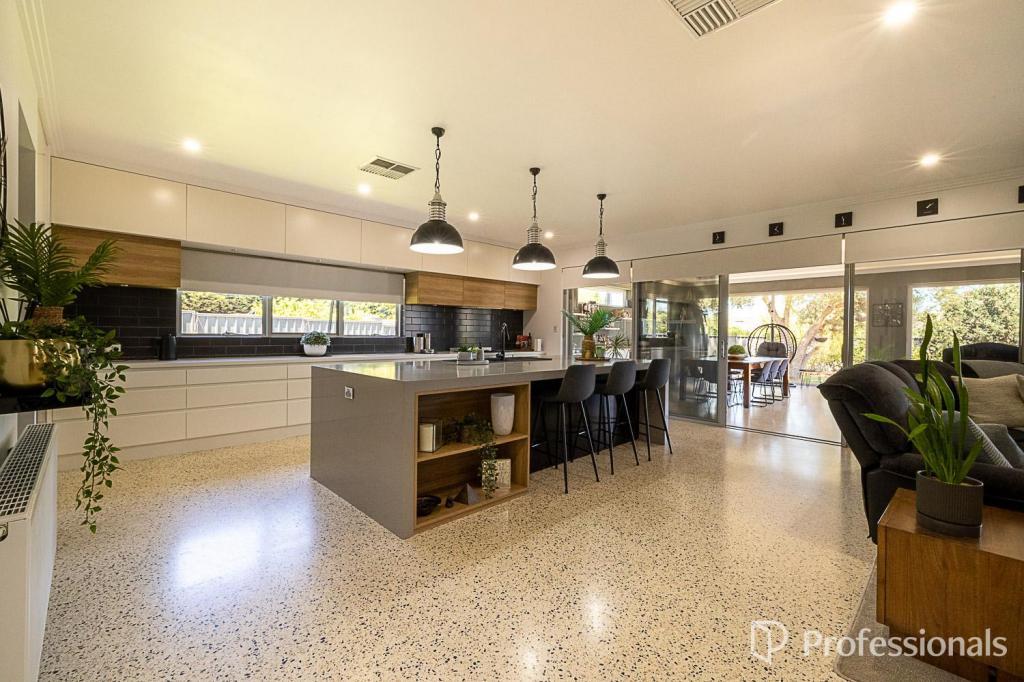 25 Orangedale Rd, Lesmurdie, WA 6076