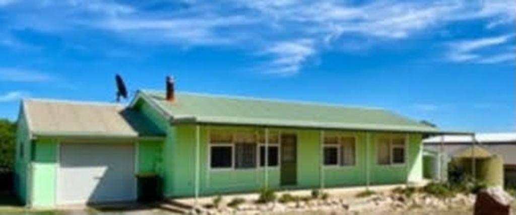 19 Sixth St, Elliston, SA 5670