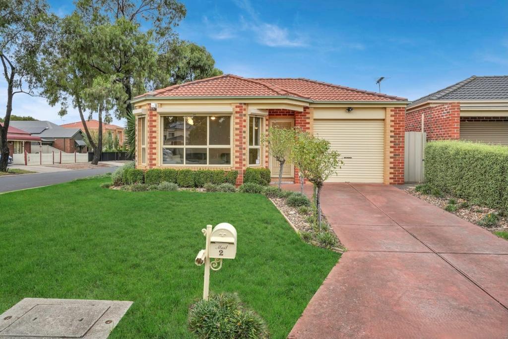 2 Macedon Cl, Caroline Springs, VIC 3023