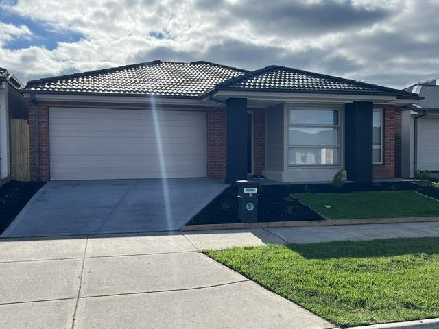 8 Gorgonzola St, Donnybrook, VIC 3064