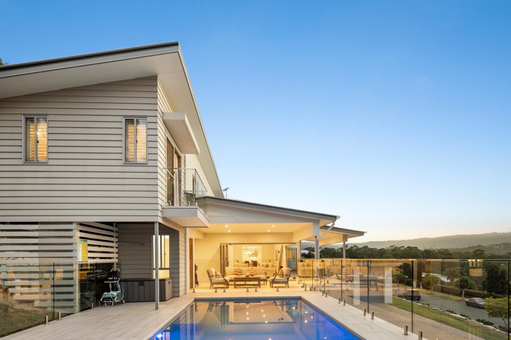 16 Huntington Dr, Maudsland, QLD 4210