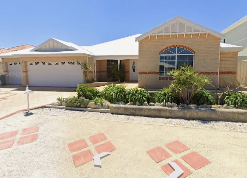 15 Australis Cir, Wannanup, WA 6210