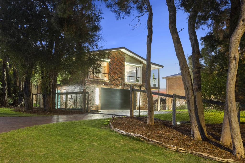 4 Phyllis Pde, Rye, VIC 3941