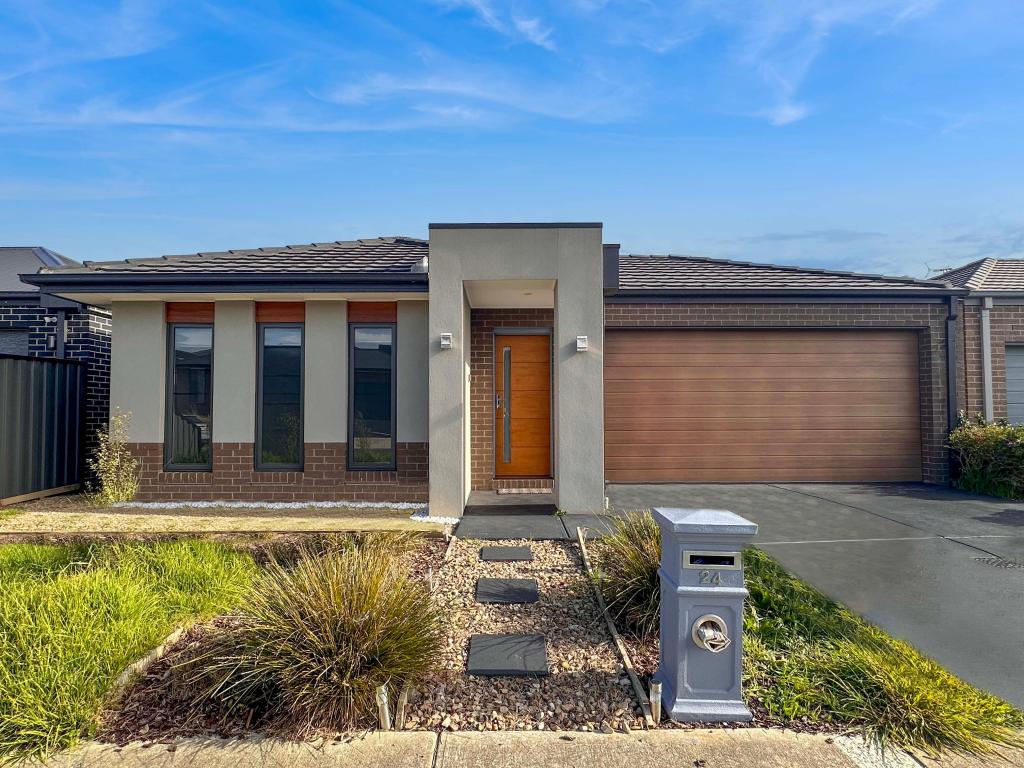 24 Salim Way, Clyde North, VIC 3978