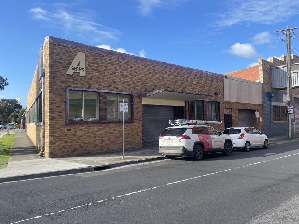 2 MARLBOROUGH ST, GLENROY, VIC 3046