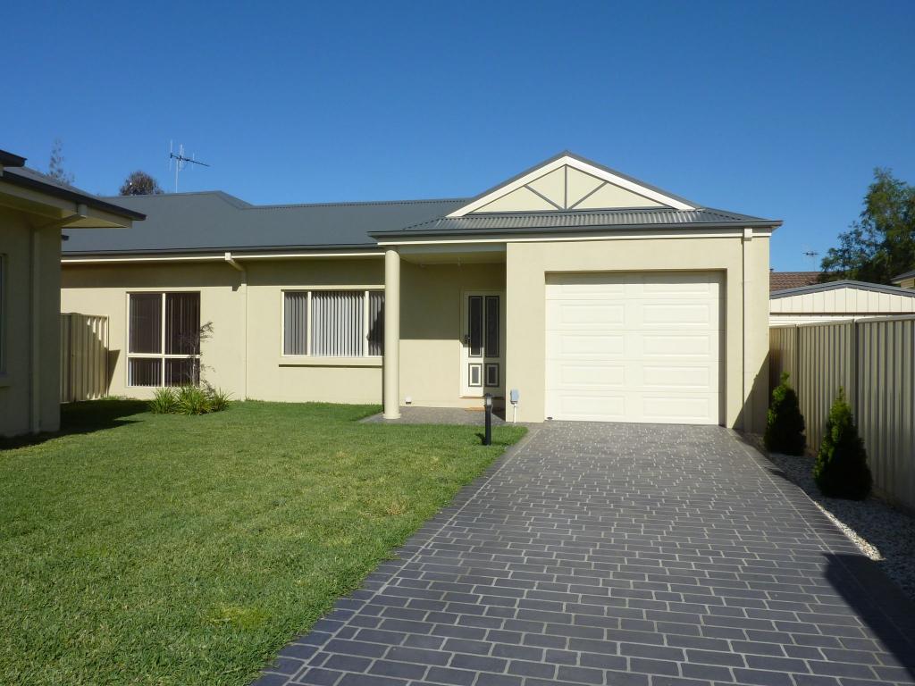 2/6 Peppermint Pl, Benalla, VIC 3672