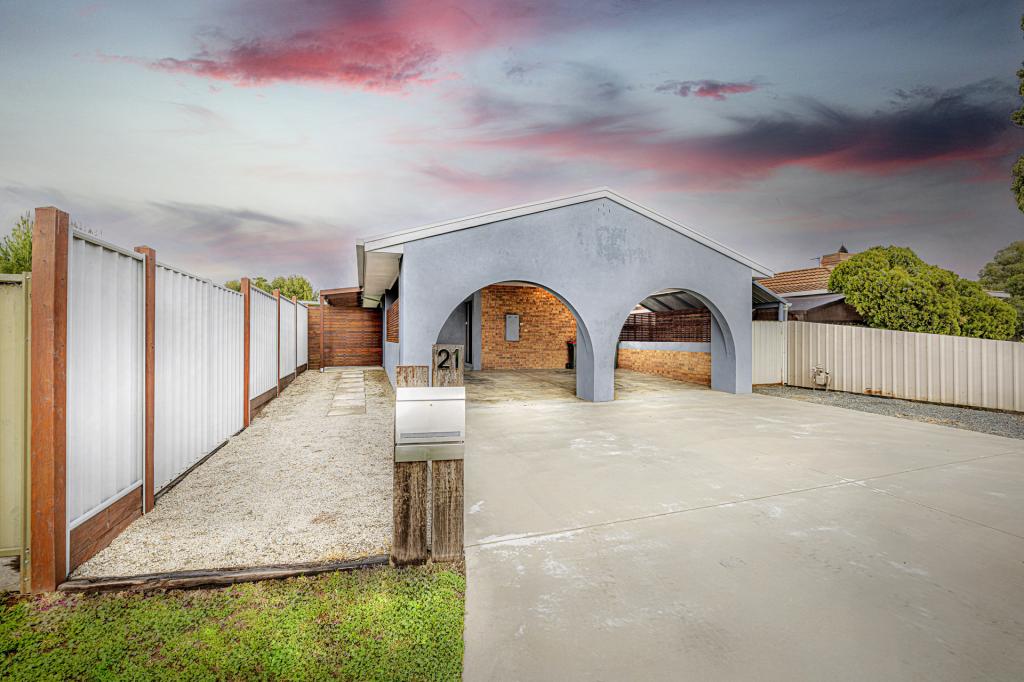 21 ADELAIDE CRES, ECHUCA, VIC 3564