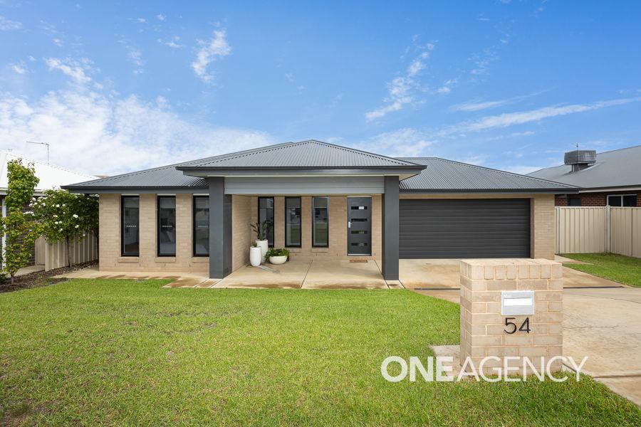54 Paradise Dr, Gobbagombalin, NSW 2650